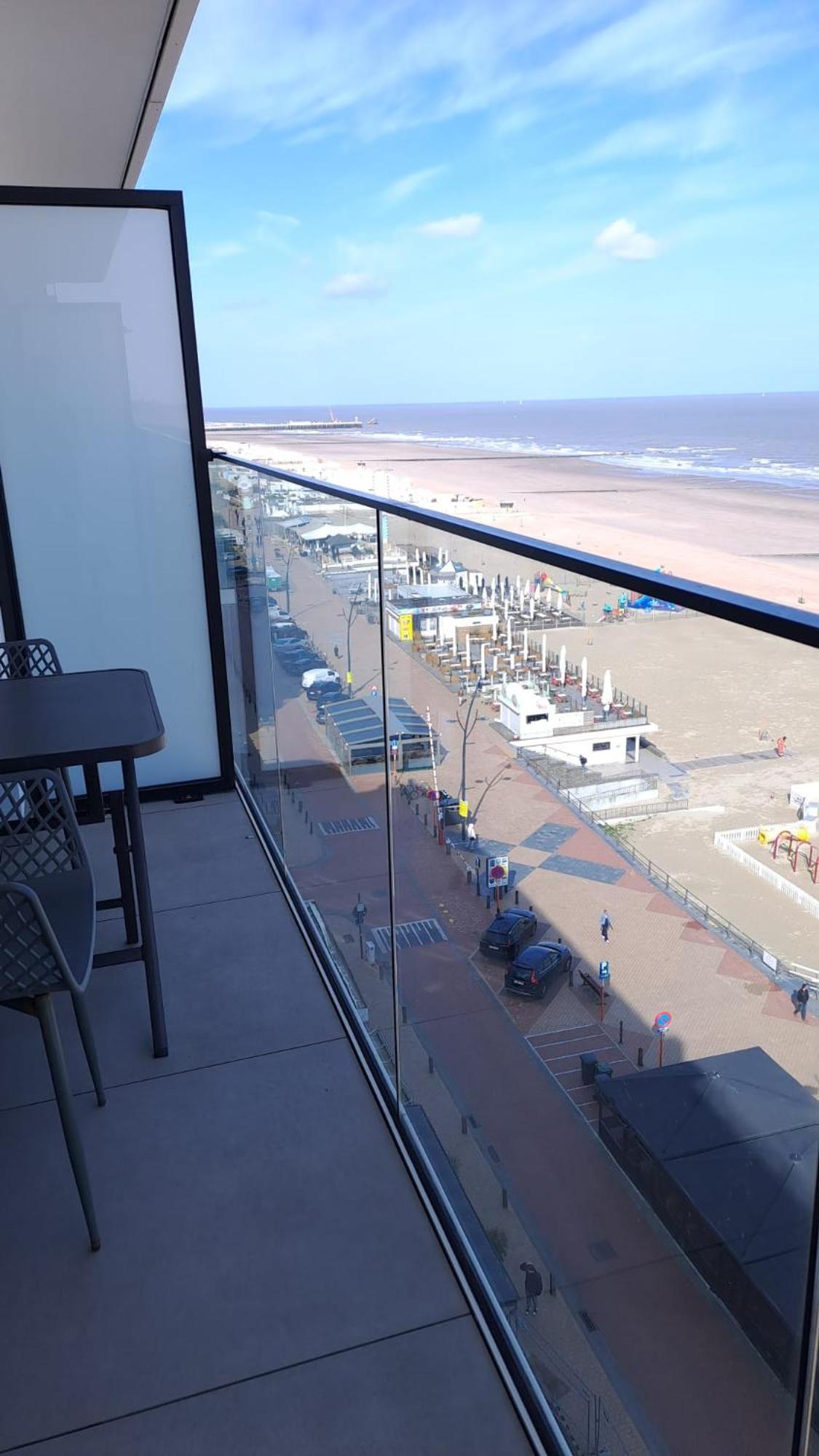 Modern Studio With Beautiful Sea View - 9Th Floor Blankenberge Luaran gambar